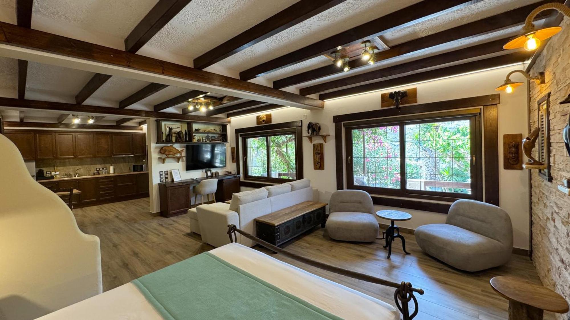 Stella's Traditional Guest house 2*